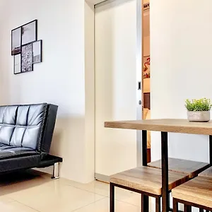 Tropicana 218 Apartment George Town